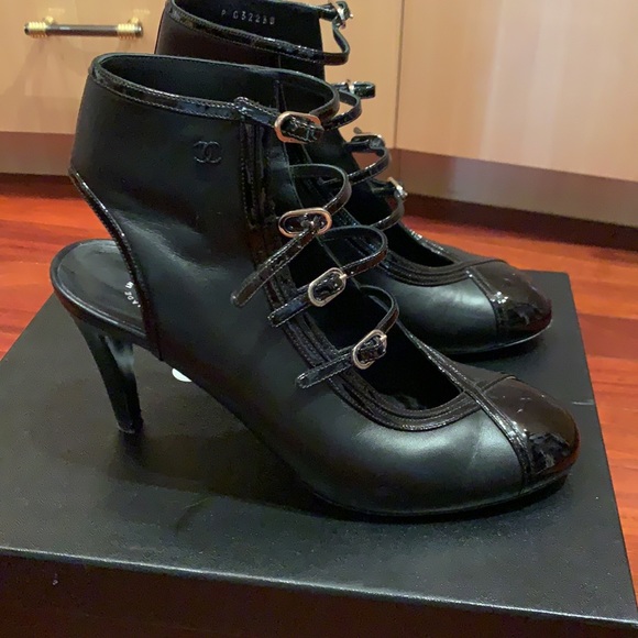 Shoes 👠 - Picture 5 of 8